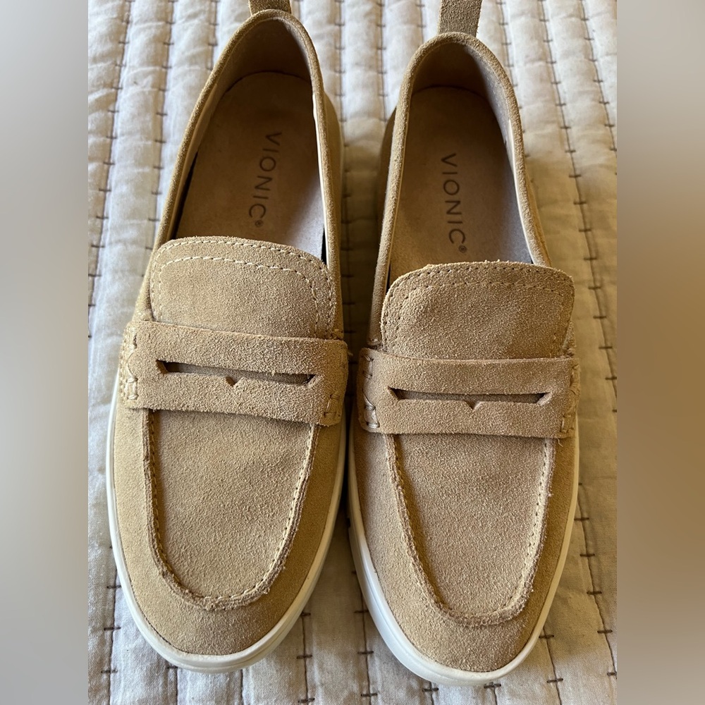 Vionic Women's Suede Loafers in Tan